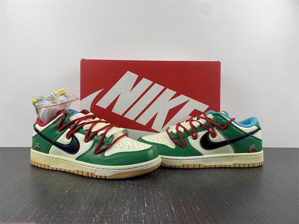 Nike Dunk Low